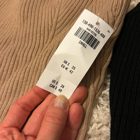 Tan and black a&f sweater tanks size small nwt - Picture 3 of 5